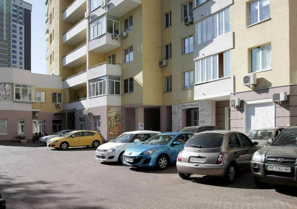 Apartments On Rudanskogo Kyiv Exterior photo